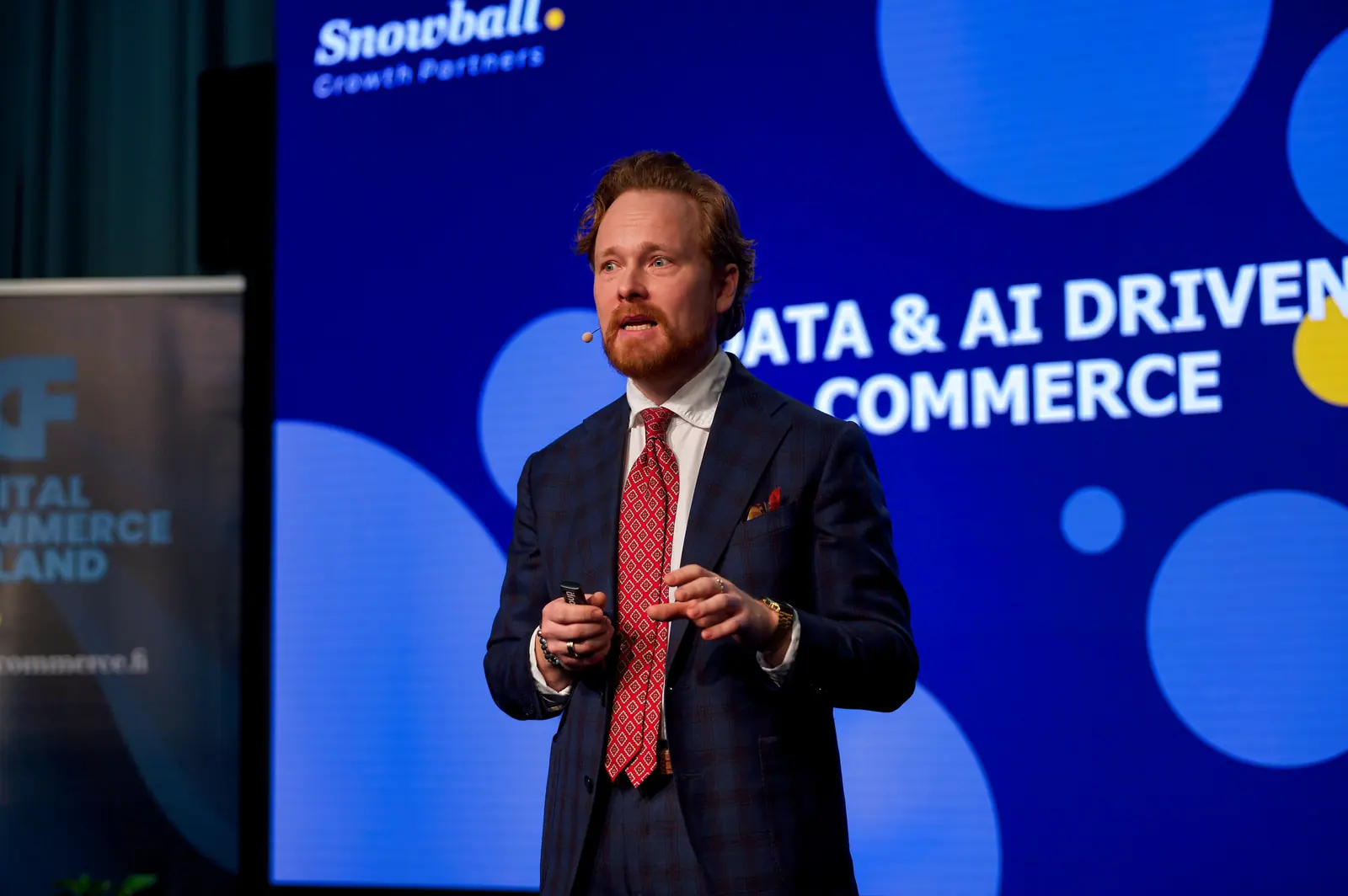 Mika Syrenius speaking on data and AI driven commerce